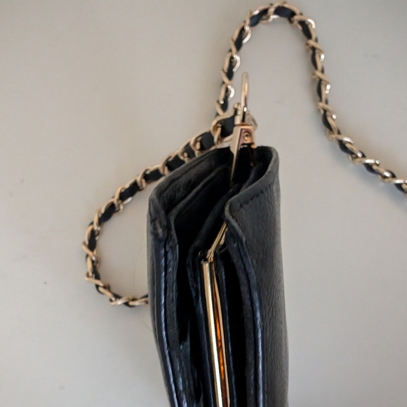 Chanel Caviar Kisslock Wallet. - Picture 14 of 16